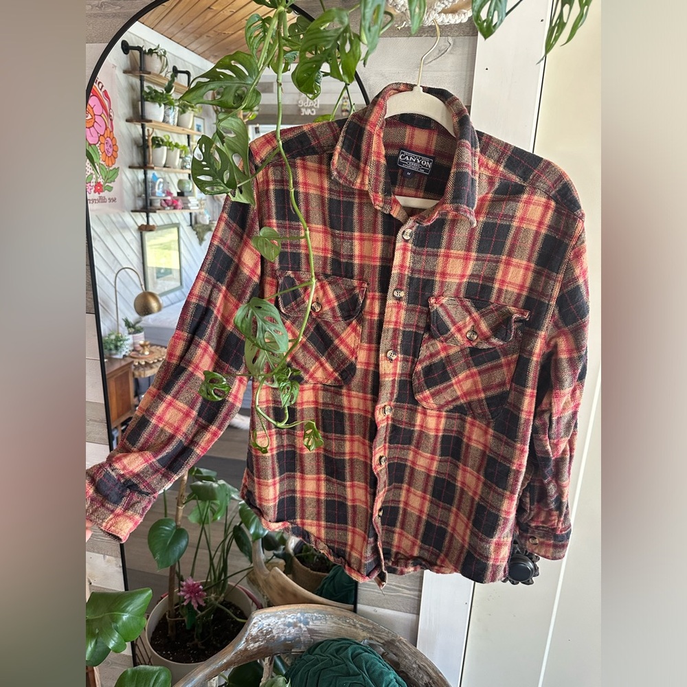 The original US brand canyon creek vintage flannel PERFECT for fall!